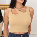 Blusa curta feminina cropped com amarração no pescoço, ombros à mostra e alças duplas.