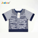 Conjunto de camiseta cropped camuflada e shorts capri com frete grátis, ideal para academia e esportes.