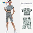 Conjunto de camiseta cropped camuflada e shorts capri com frete grátis, ideal para academia e esportes.