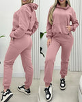 Conjunto feminino casual e elegante com moletom grosso com capuz, novidade da coleção outono/inverno 2024. Disponível em estoque.